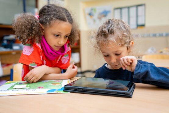 Lire la suite à propos de l’article Compétences Numériques du FMTTN: Une valise pédagogique utile pour les 8-10 ans.